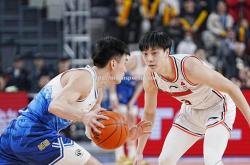 米兰体育-新疆男篮实力压倒，击败对手