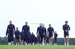 米兰体育-欧洲杯预选赛中，两队实力对比