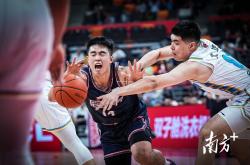 米兰体育-广东宏远联赛中表现抢眼，轻松战胜对手