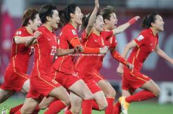 米兰体育-足坛瞩目之星：女足队员技艺精湛赢得局外观众赞赏